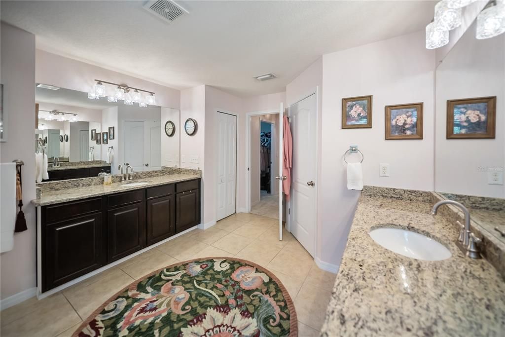 For Sale: $1,150,000 (6 beds, 5 baths, 4403 Square Feet)