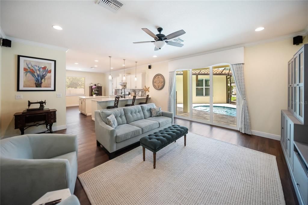 For Sale: $1,150,000 (6 beds, 5 baths, 4403 Square Feet)