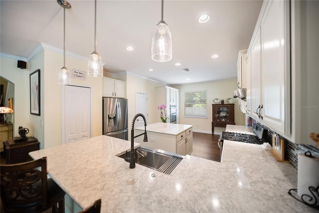 For Sale: $1,150,000 (6 beds, 5 baths, 4403 Square Feet)