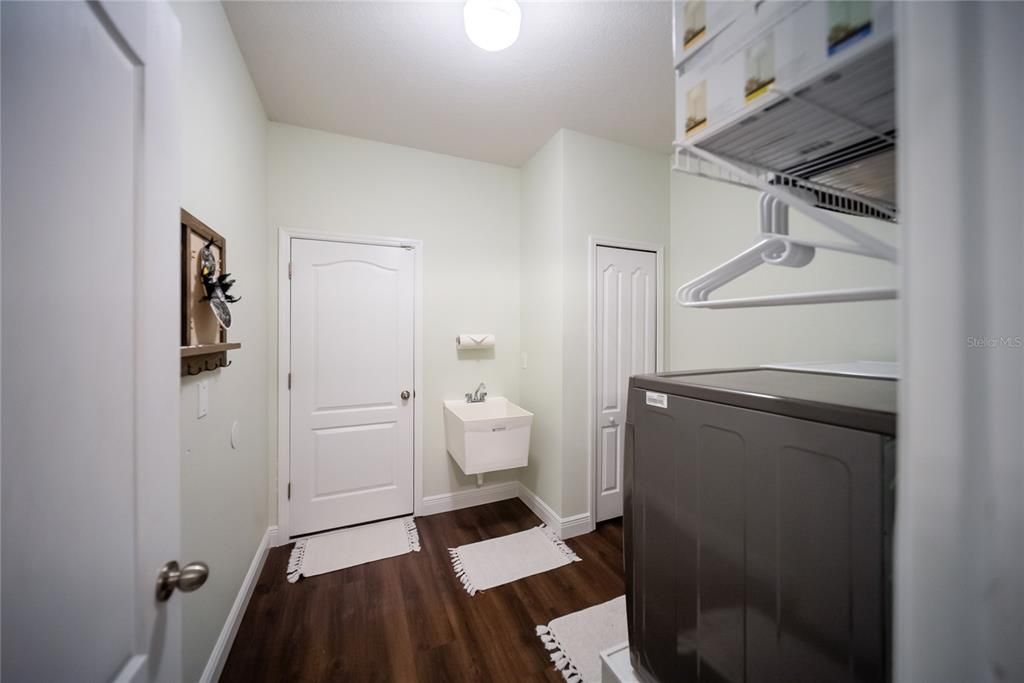 For Sale: $1,150,000 (6 beds, 5 baths, 4403 Square Feet)