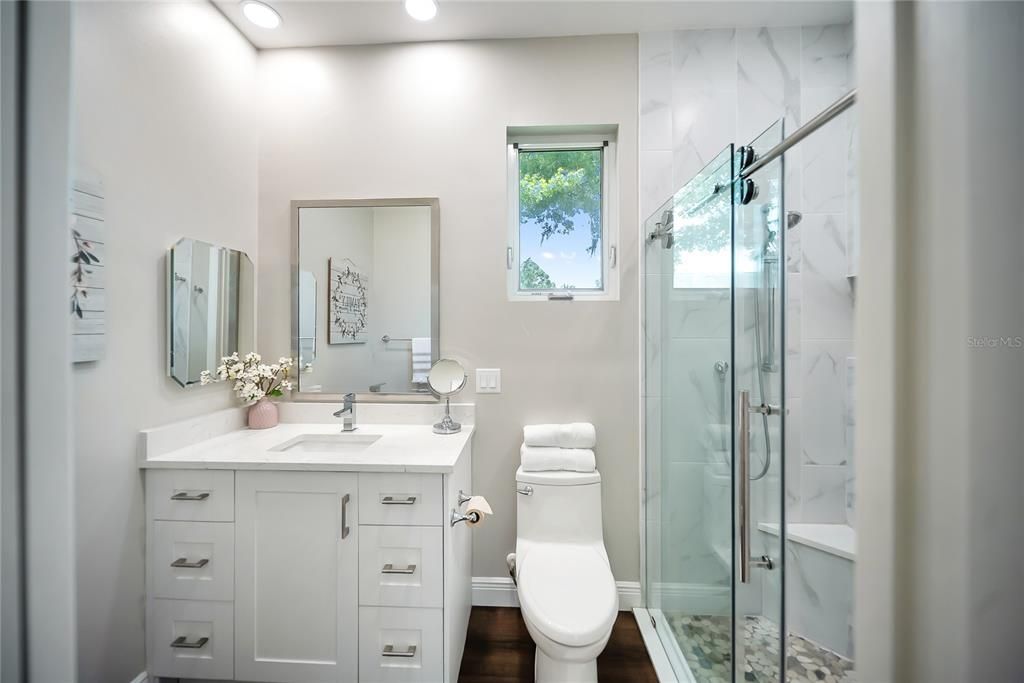 For Sale: $1,150,000 (6 beds, 5 baths, 4403 Square Feet)