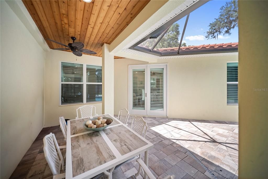 For Sale: $1,150,000 (6 beds, 5 baths, 4403 Square Feet)