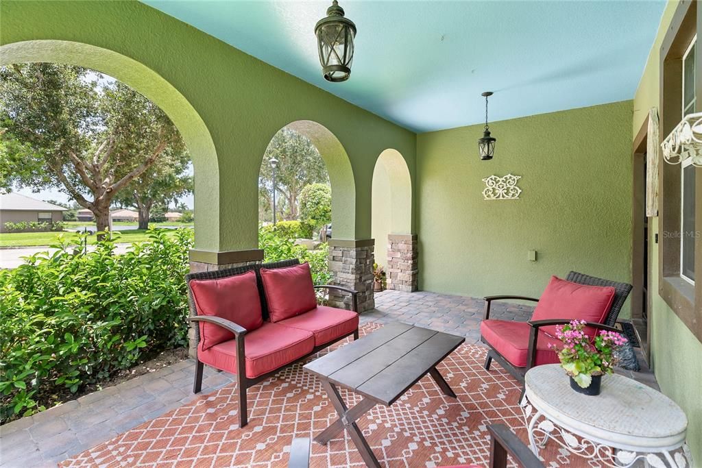 For Sale: $1,150,000 (6 beds, 5 baths, 4403 Square Feet)