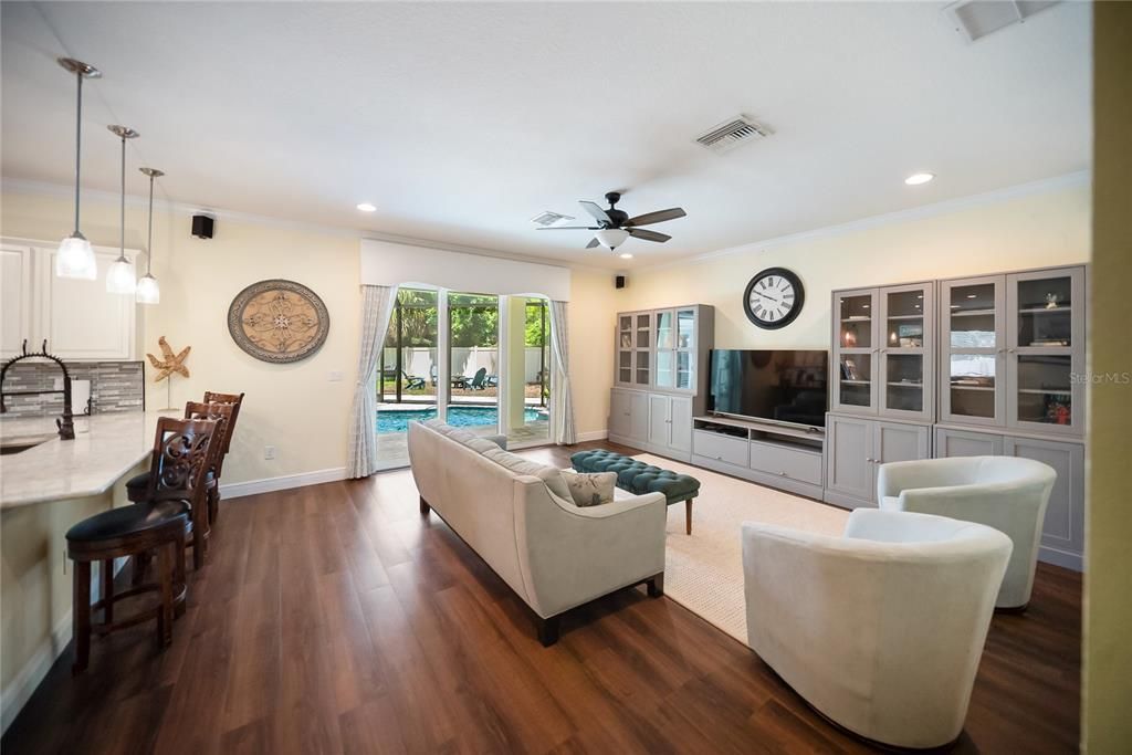 For Sale: $1,150,000 (6 beds, 5 baths, 4403 Square Feet)