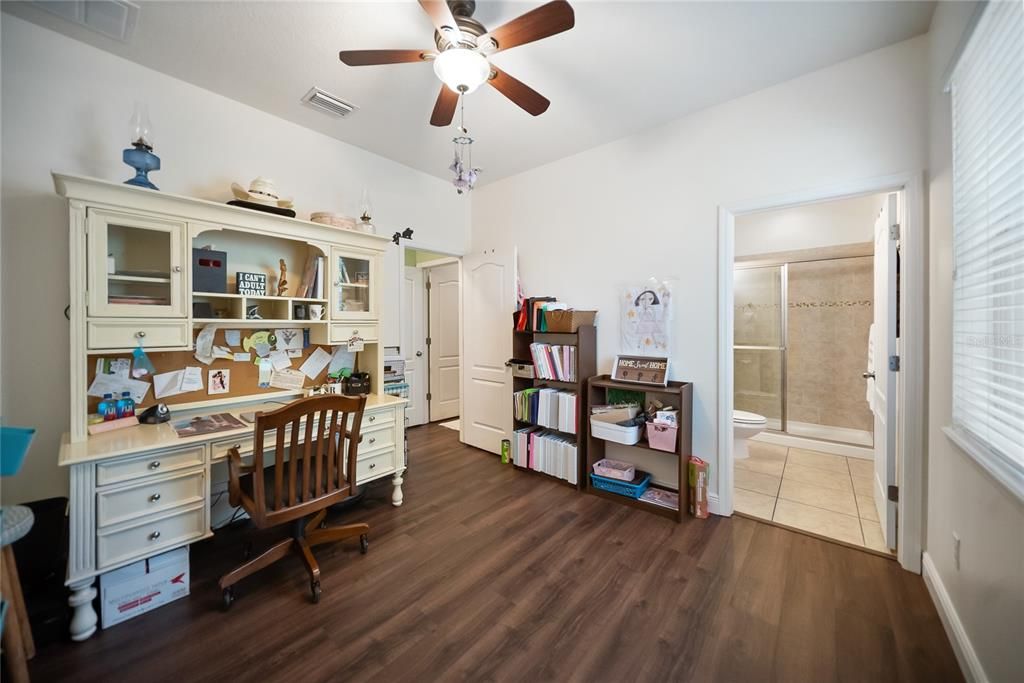 For Sale: $1,150,000 (6 beds, 5 baths, 4403 Square Feet)