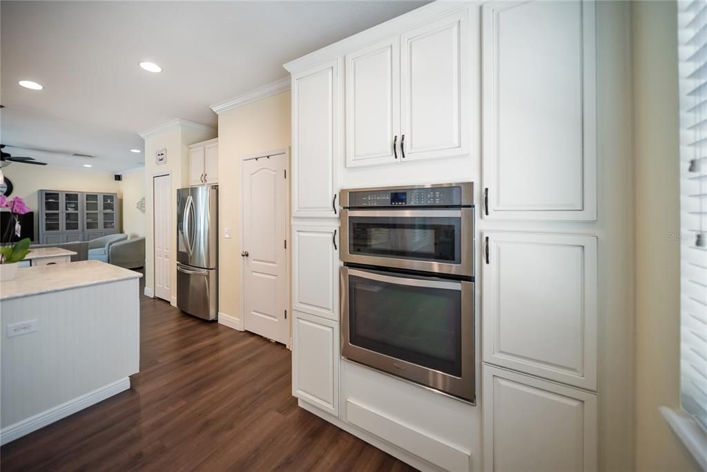 For Sale: $1,150,000 (6 beds, 5 baths, 4403 Square Feet)