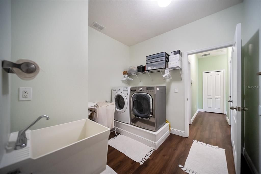 For Sale: $1,150,000 (6 beds, 5 baths, 4403 Square Feet)