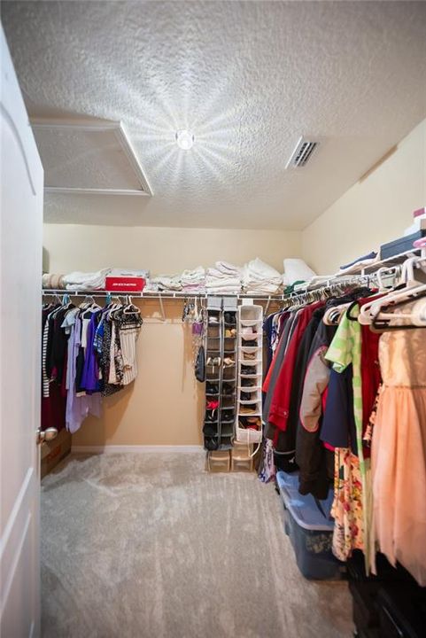 For Sale: $1,150,000 (6 beds, 5 baths, 4403 Square Feet)