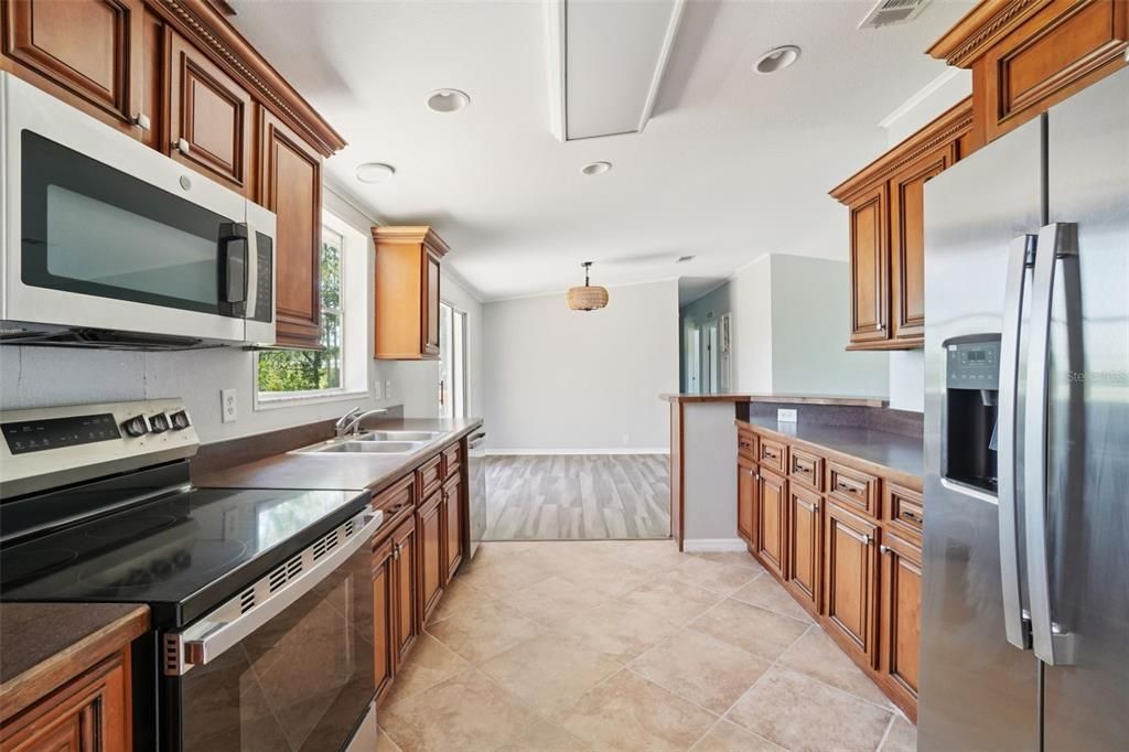 For Sale: $335,000 (4 beds, 2 baths, 1680 Square Feet)