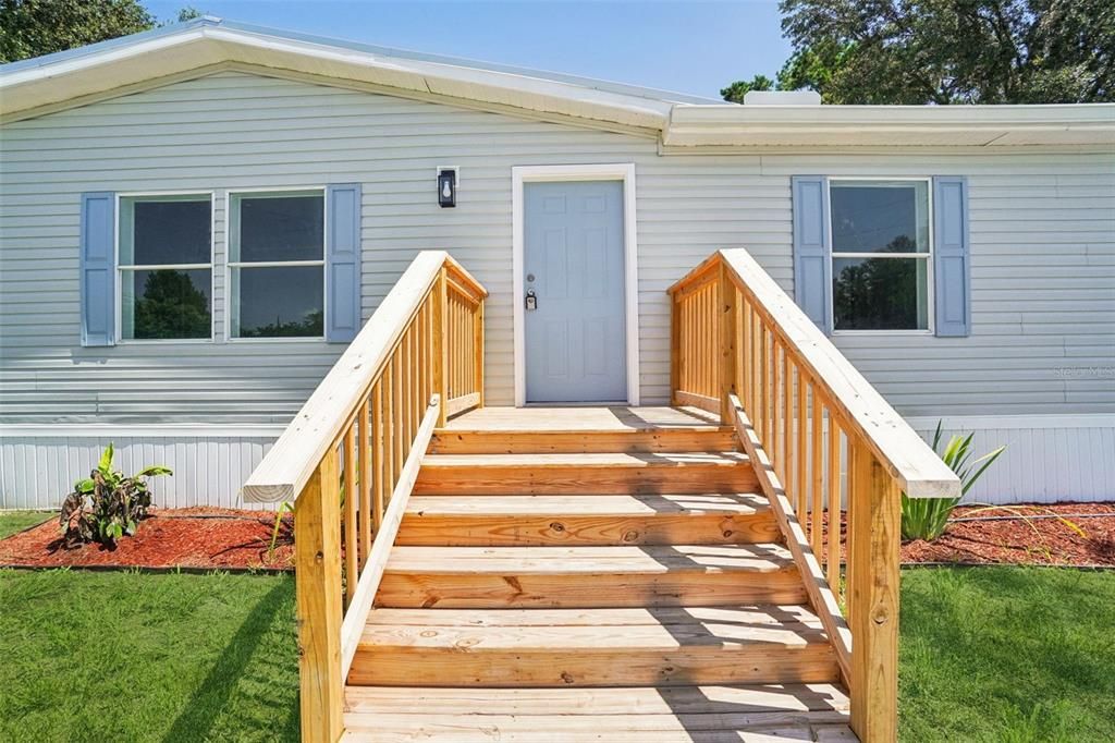 For Sale: $335,000 (4 beds, 2 baths, 1680 Square Feet)