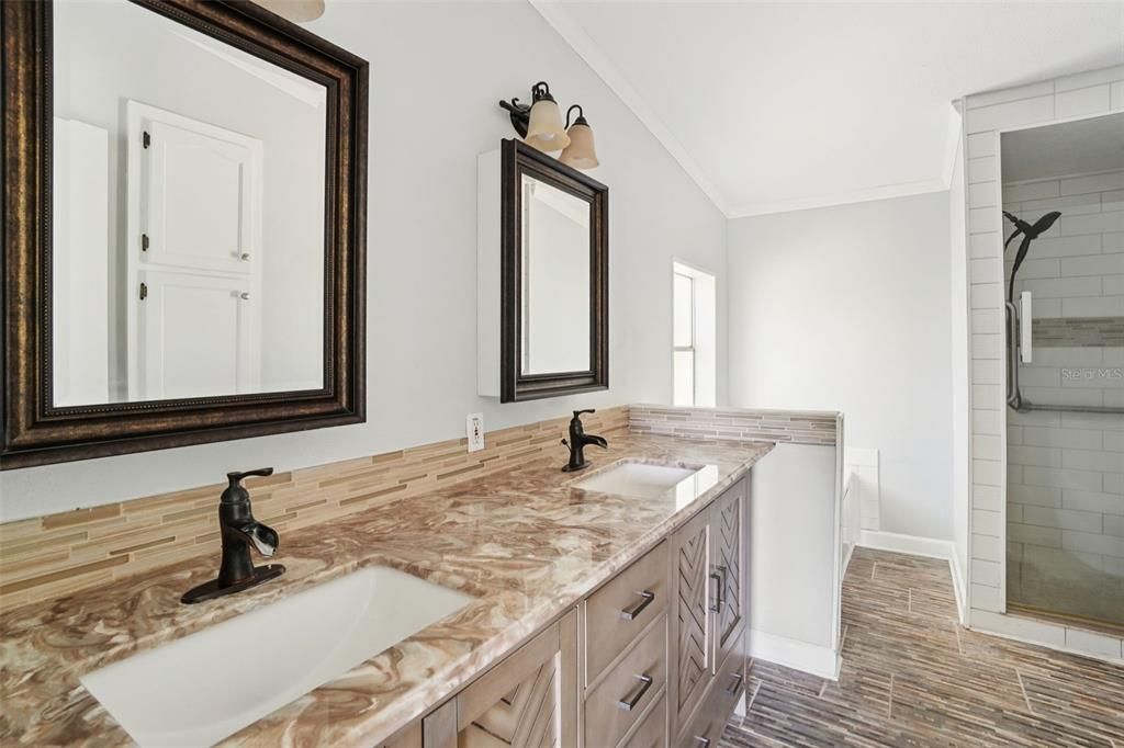 For Sale: $335,000 (4 beds, 2 baths, 1680 Square Feet)