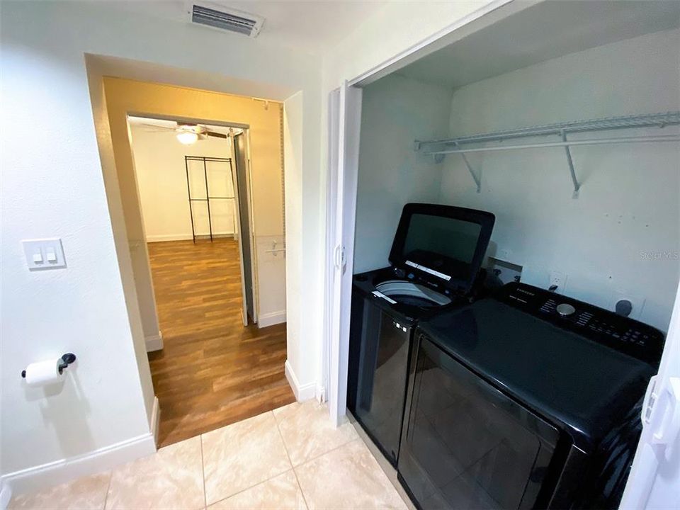 На продажу: $299,000 (4 спален, 2 ванн, 1638 Квадратных фут)