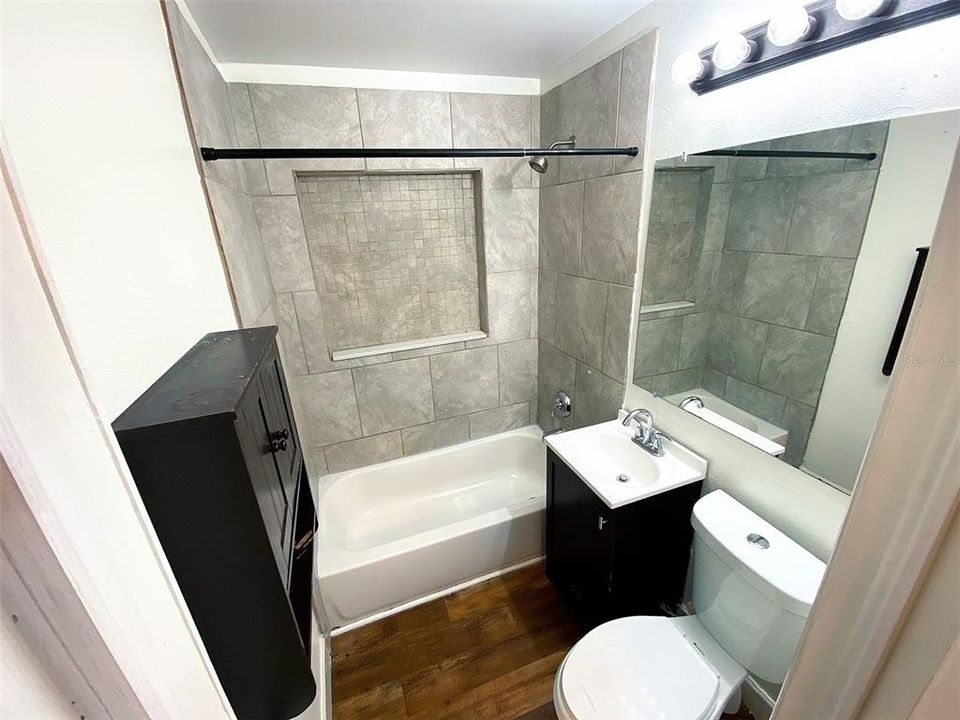 На продажу: $299,000 (4 спален, 2 ванн, 1638 Квадратных фут)