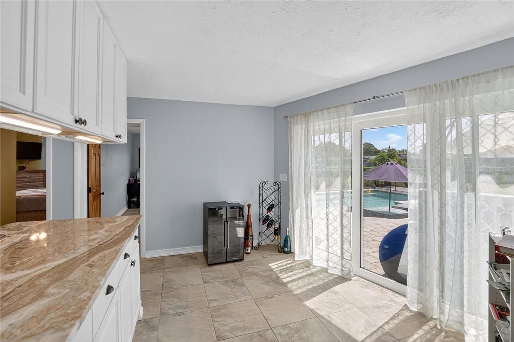 На продажу: $1,199,999 (4 спален, 2 ванн, 2020 Квадратных фут)