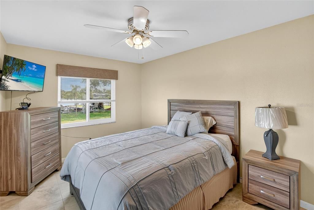 На продажу: $1,199,999 (4 спален, 2 ванн, 2020 Квадратных фут)