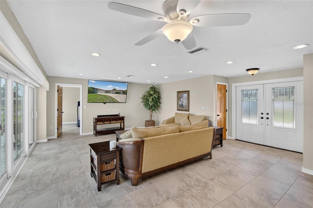 На продажу: $1,199,999 (4 спален, 2 ванн, 2020 Квадратных фут)