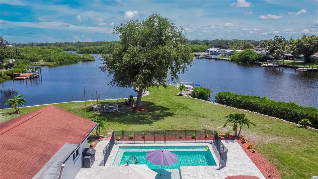 На продажу: $1,199,999 (4 спален, 2 ванн, 2020 Квадратных фут)