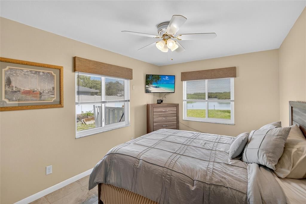 На продажу: $1,199,999 (4 спален, 2 ванн, 2020 Квадратных фут)