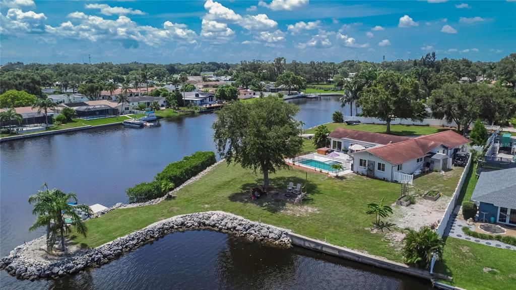 На продажу: $1,199,999 (4 спален, 2 ванн, 2020 Квадратных фут)