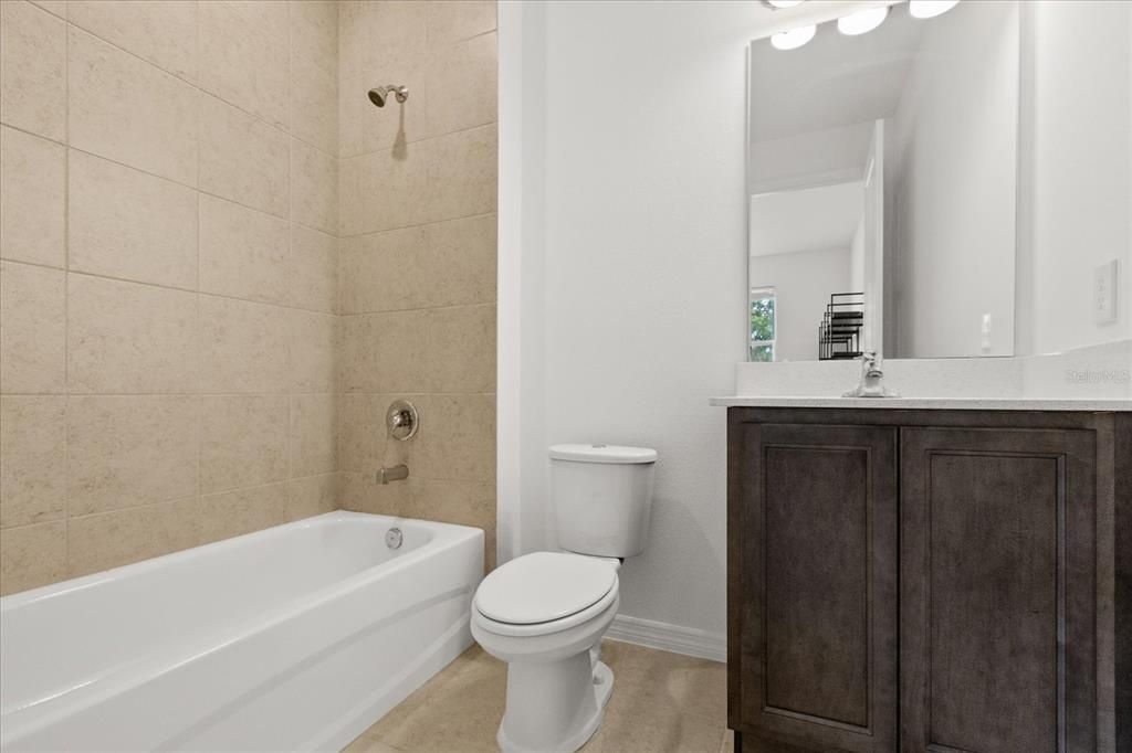 Ensuite Bathroom 2