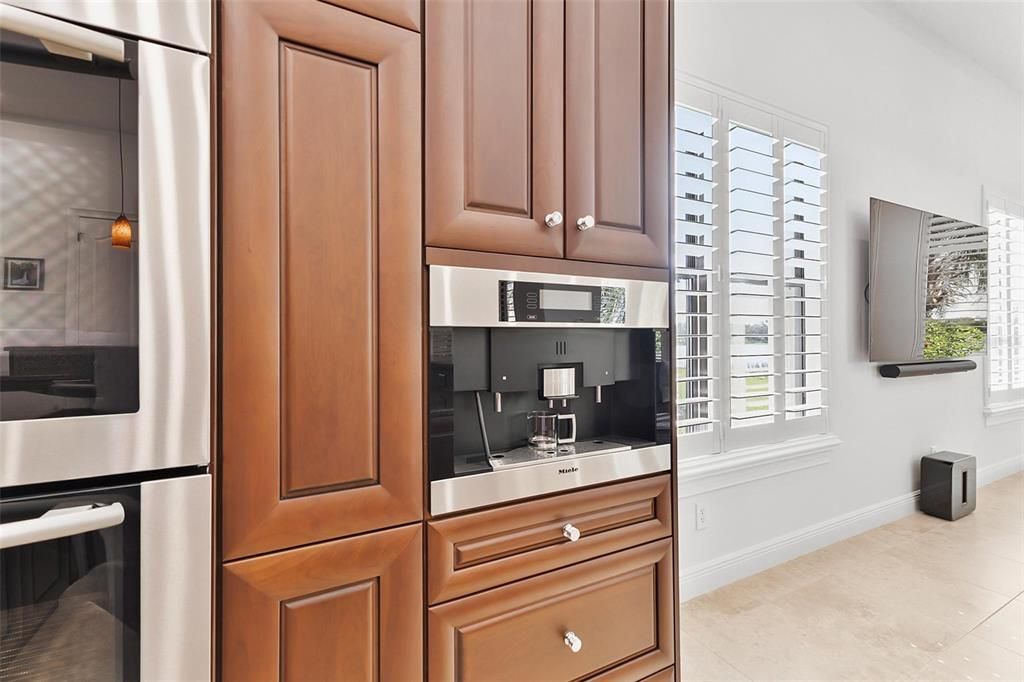 For Sale: $3,775,000 (4 beds, 4 baths, 6054 Square Feet)