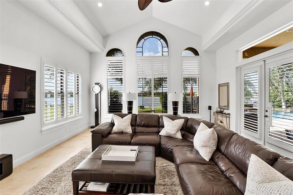 For Sale: $3,775,000 (4 beds, 4 baths, 6054 Square Feet)