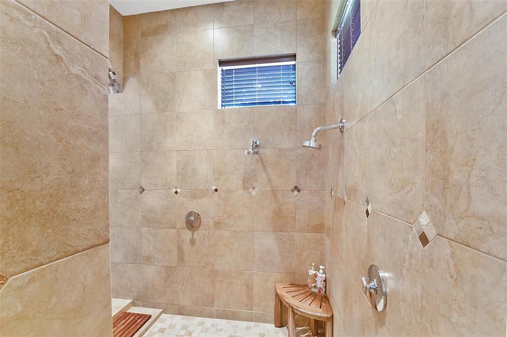 For Sale: $3,775,000 (4 beds, 4 baths, 6054 Square Feet)