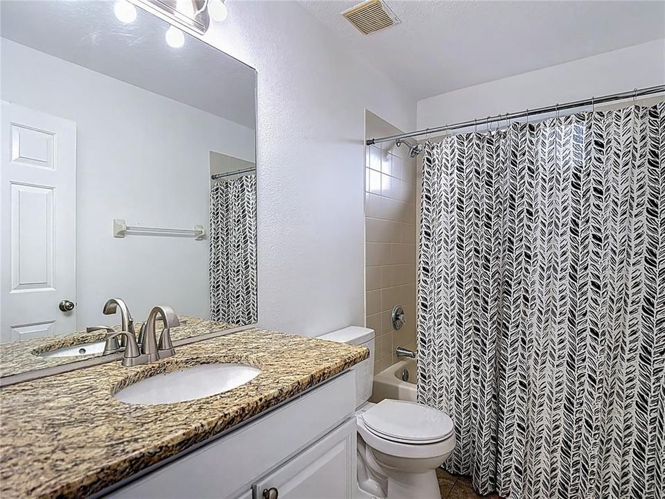 En Venta: $402,000 (4 camas, 3 baños, 2140 Pies cuadrados)