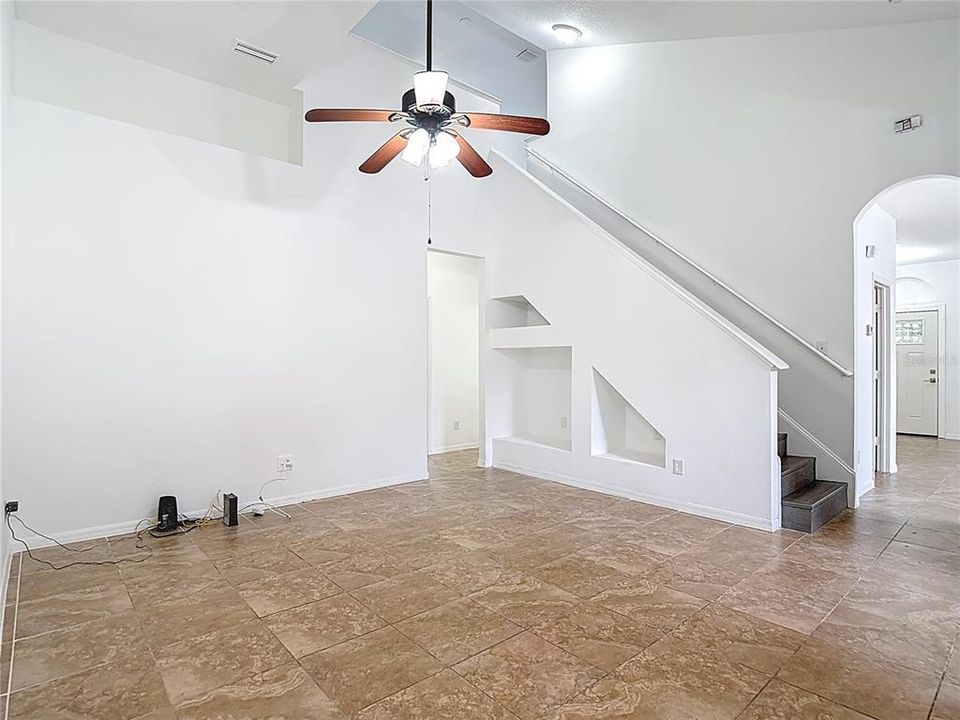 En Venta: $402,000 (4 camas, 3 baños, 2140 Pies cuadrados)