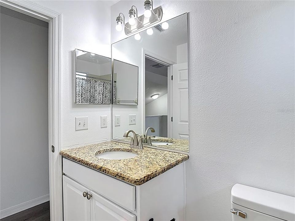 En Venta: $402,000 (4 camas, 3 baños, 2140 Pies cuadrados)