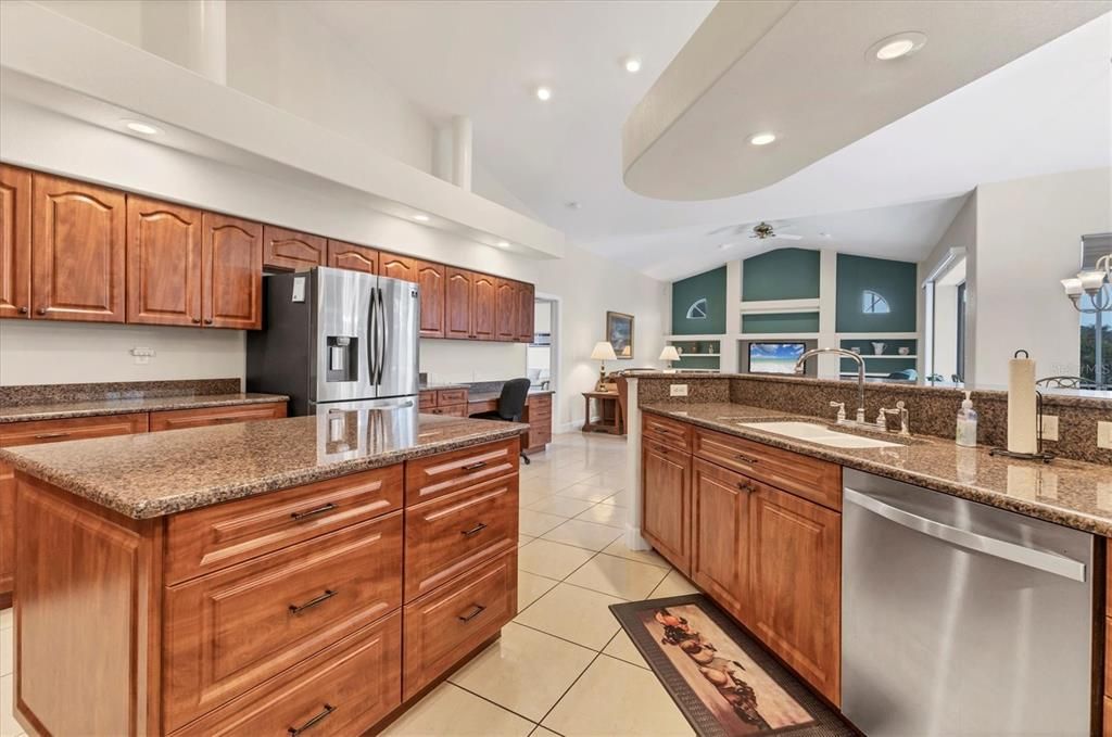 CABINETS REFACED IN 2019 WITH TRANSFERABLE WARRANTY PER SELER