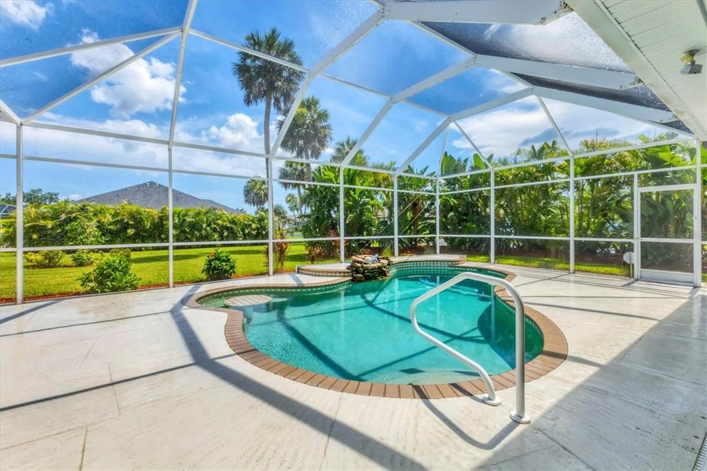 CLOSE UP VIEW OF POOL