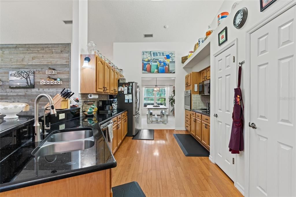 待售: $1,499,000 (4 贝兹, 3 浴室, 3305 平方英尺)