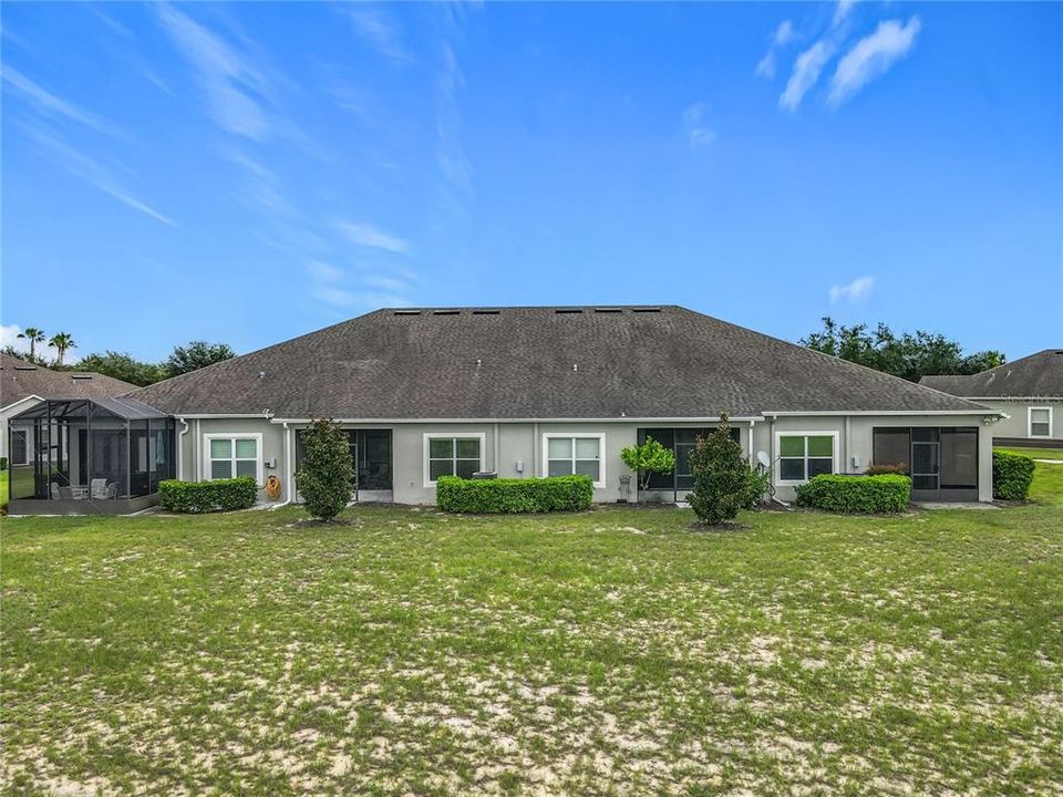 Activo con contrato: $300,000 (2 camas, 2 baños, 1374 Pies cuadrados)