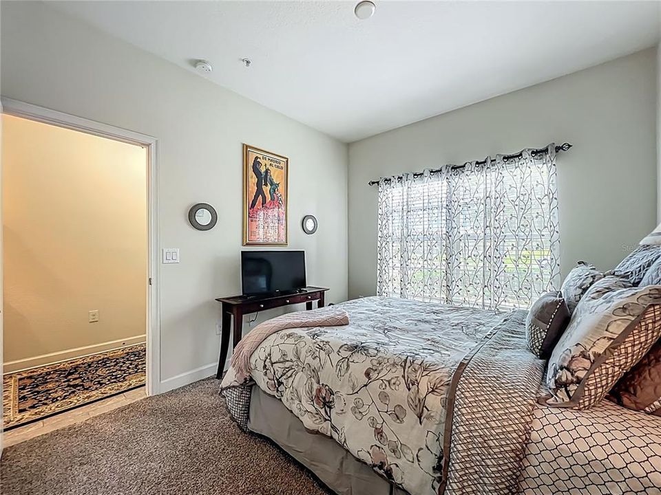 Activo con contrato: $300,000 (2 camas, 2 baños, 1374 Pies cuadrados)