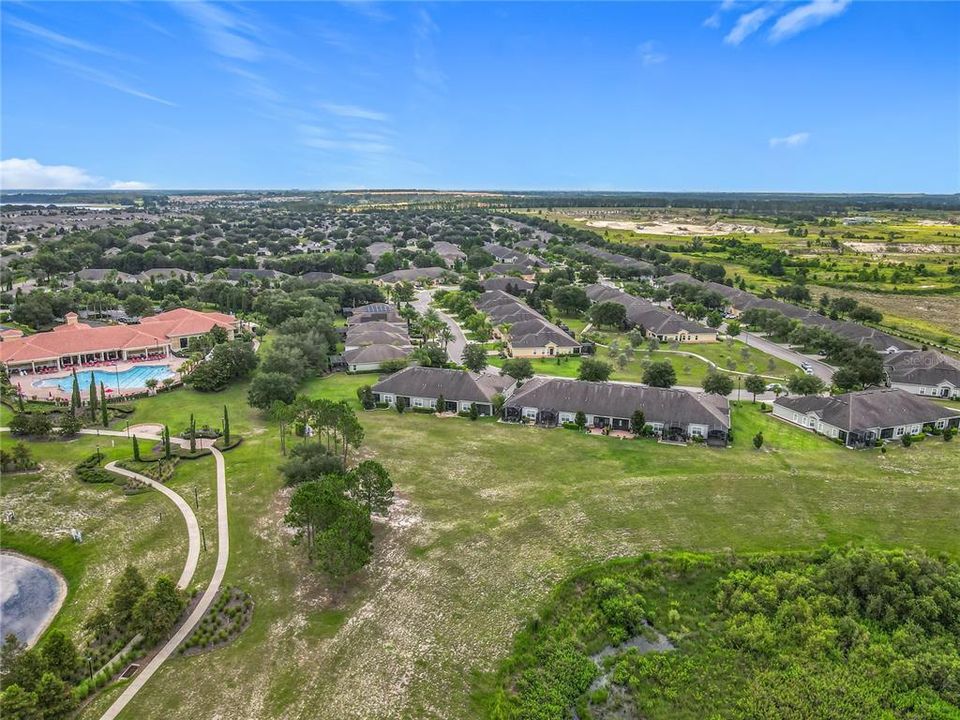 Activo con contrato: $300,000 (2 camas, 2 baños, 1374 Pies cuadrados)