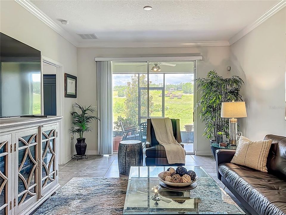 Activo con contrato: $300,000 (2 camas, 2 baños, 1374 Pies cuadrados)