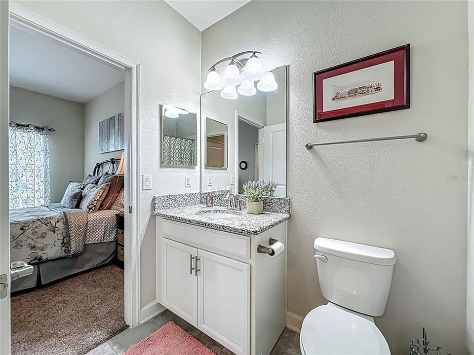 Activo con contrato: $300,000 (2 camas, 2 baños, 1374 Pies cuadrados)