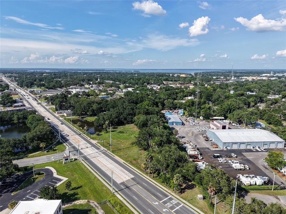 На продажу: $499,900 (1.55 acres)