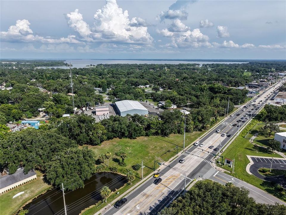 На продажу: $499,900 (1.55 acres)