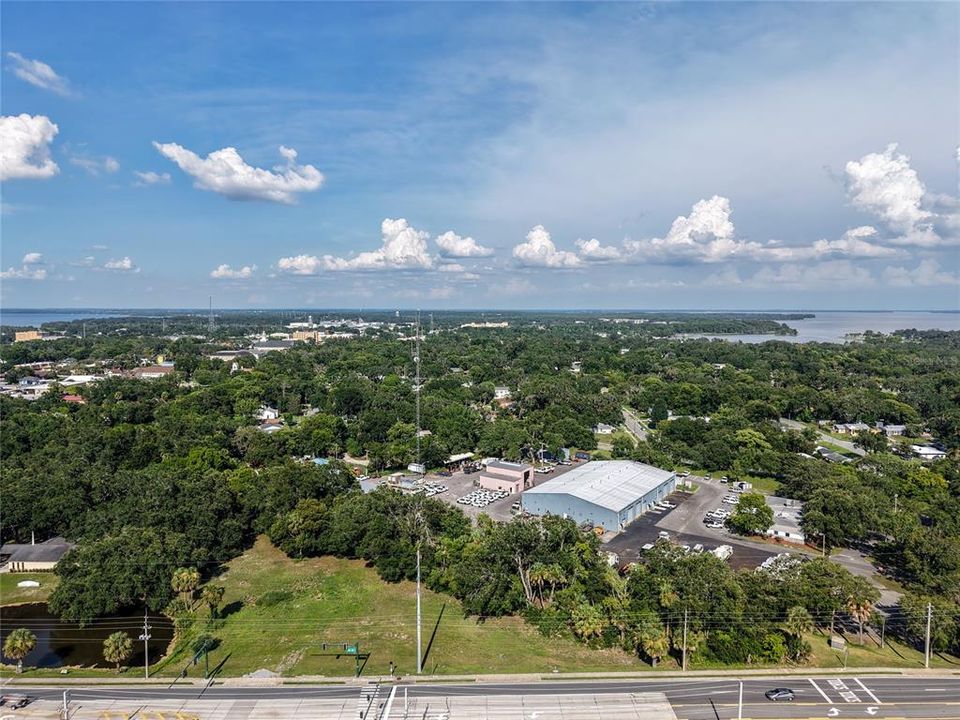 На продажу: $499,900 (1.55 acres)