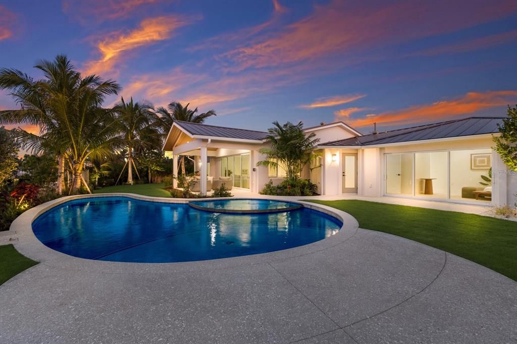 Active With Contract: $2,845,000 (4 beds, 4 baths, 2625 Square Feet)