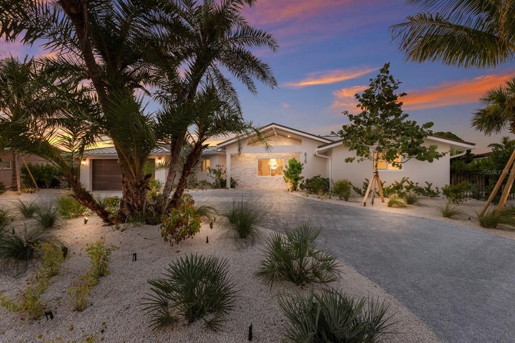 Active With Contract: $2,845,000 (4 beds, 4 baths, 2625 Square Feet)