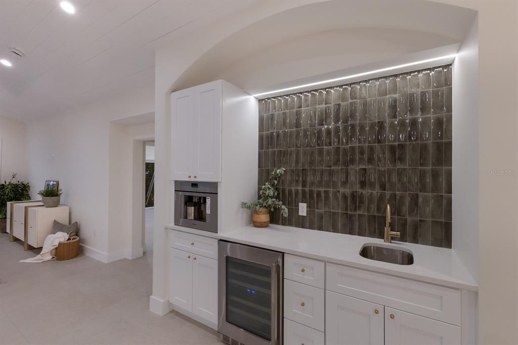 Active With Contract: $2,845,000 (4 beds, 4 baths, 2625 Square Feet)