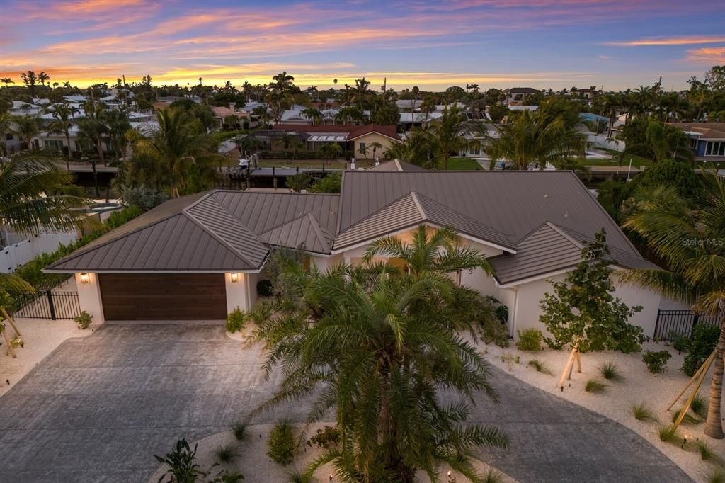 Active With Contract: $2,845,000 (4 beds, 4 baths, 2625 Square Feet)