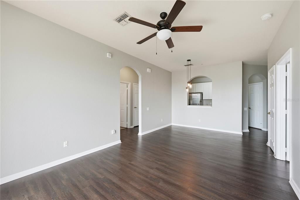 En Venta: $210,000 (3 camas, 2 baños, 1208 Pies cuadrados)