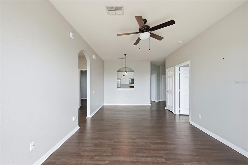 En Venta: $210,000 (3 camas, 2 baños, 1208 Pies cuadrados)