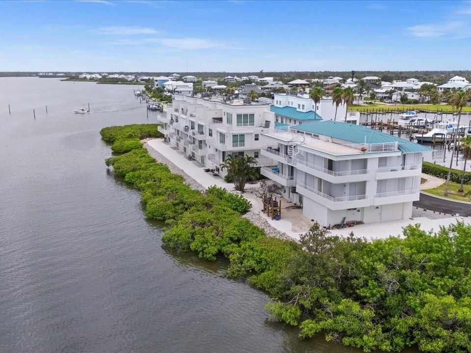 待售: $1,150,000 (3 贝兹, 3 浴室, 2400 平方英尺)