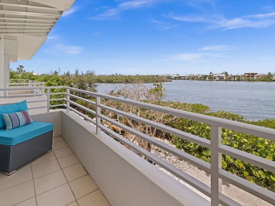 待售: $1,150,000 (3 贝兹, 3 浴室, 2400 平方英尺)