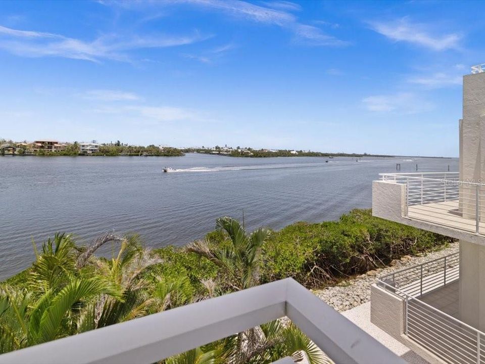 待售: $1,150,000 (3 贝兹, 3 浴室, 2400 平方英尺)